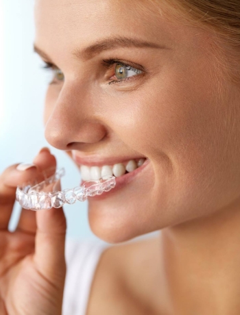 Алайнери Invisalign или брекети? Как да изберем?